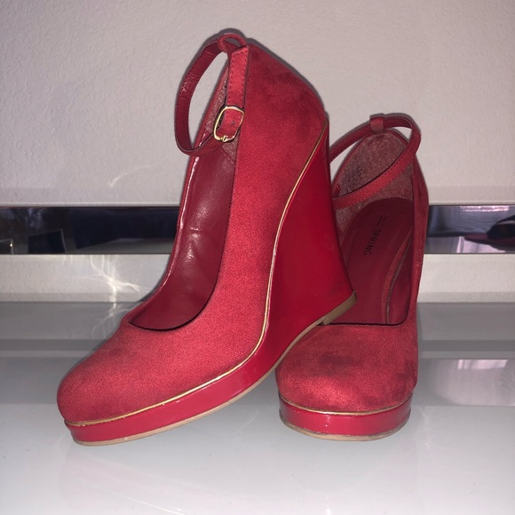 Call It Spring Wedge Heels - Picture 1 of 7